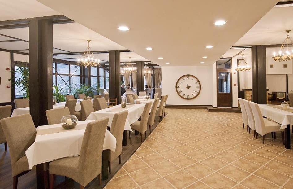 Hotel Regina 시나이아 외부 사진